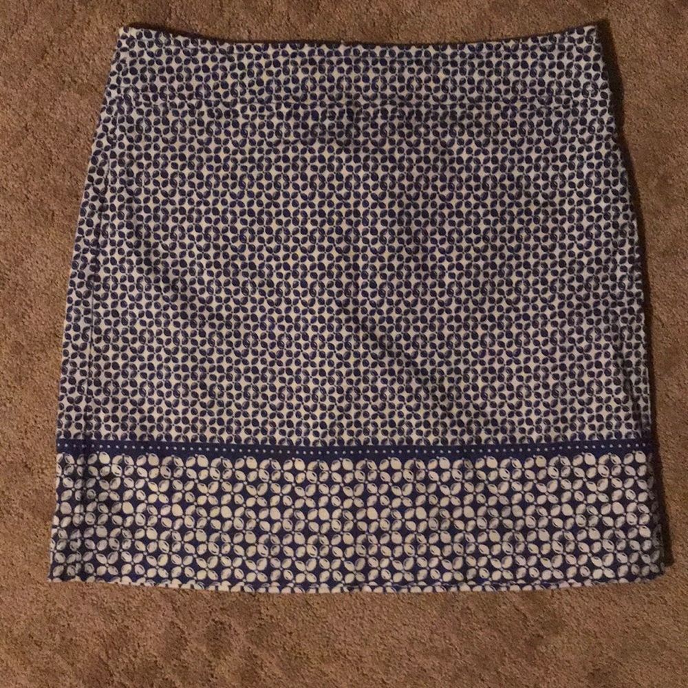 Size 10 blue and white patterned Talbots skirt